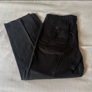Docker’s Black Khaki Signature Pants 
Size W38xL30